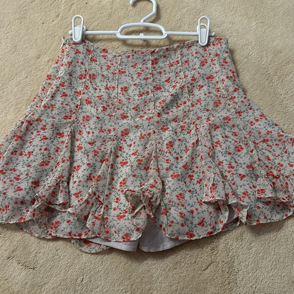 Precious flowered flouncy skort. - Picture 4 of 8
